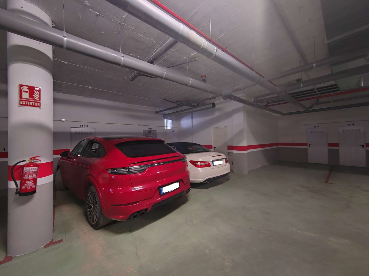 Penthouse in erster Strandlinie in Valle Niza mit Meerblick und Solarium