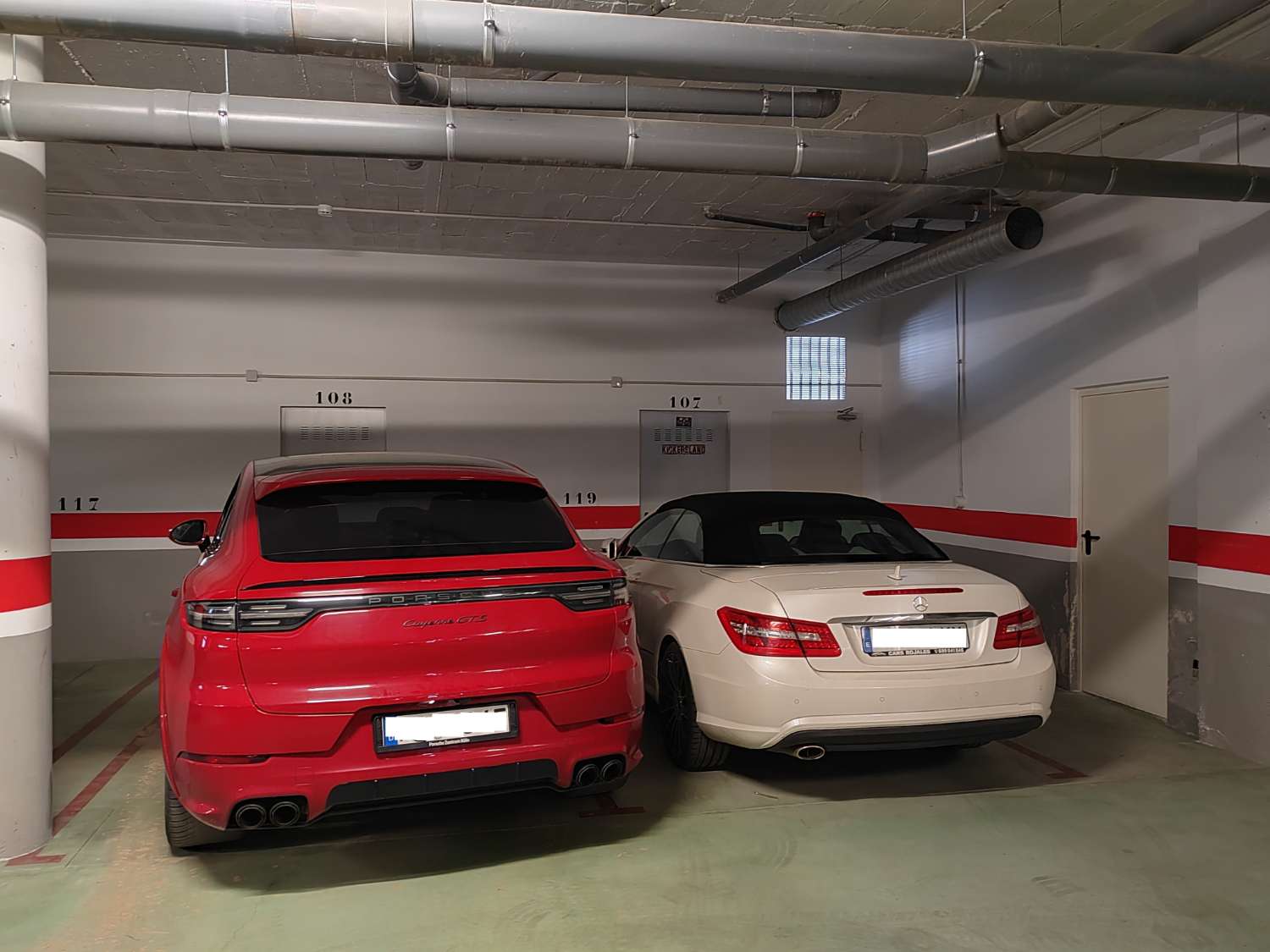 Penthouse in erster Strandlinie in Valle Niza mit Meerblick und Solarium