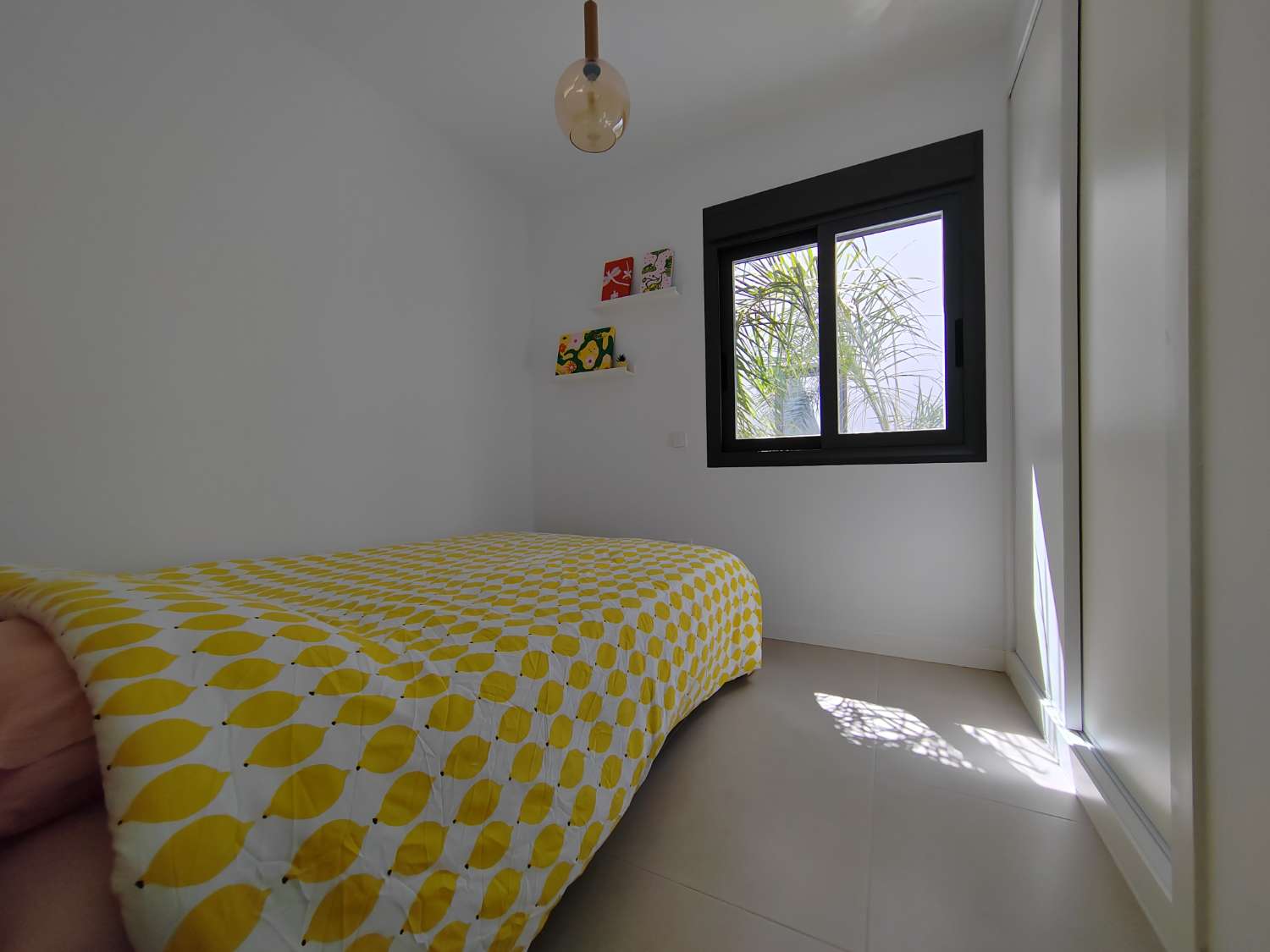 Penthouse in erster Strandlinie in Valle Niza mit Meerblick und Solarium