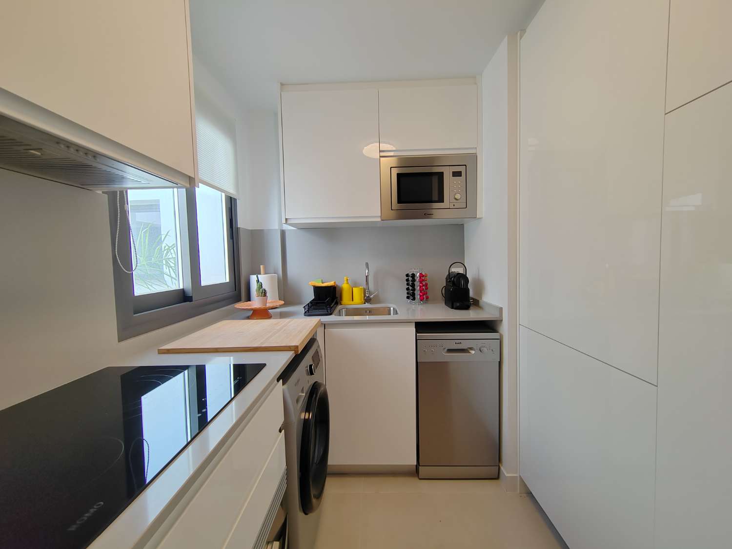 Penthouse in erster Strandlinie in Valle Niza mit Meerblick und Solarium