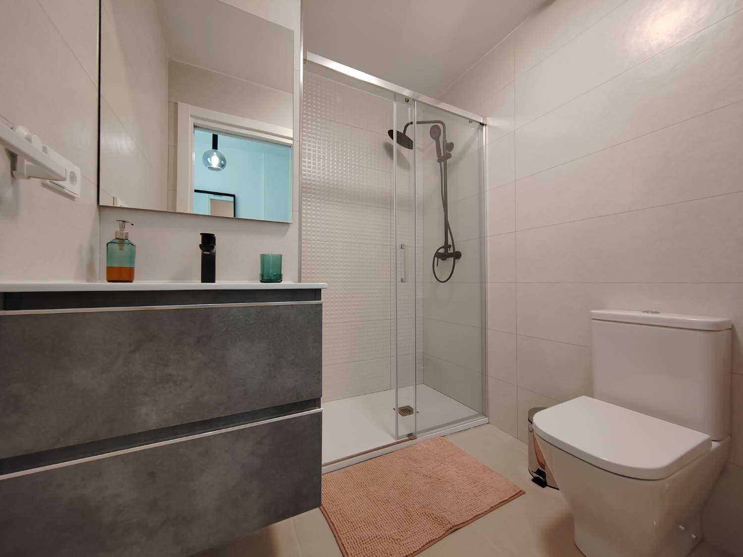 Penthouse in erster Strandlinie in Valle Niza mit Meerblick und Solarium