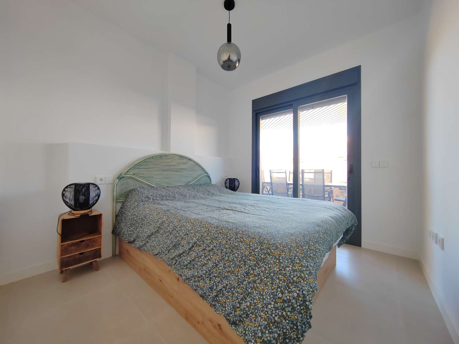 Penthouse in erster Strandlinie in Valle Niza mit Meerblick und Solarium