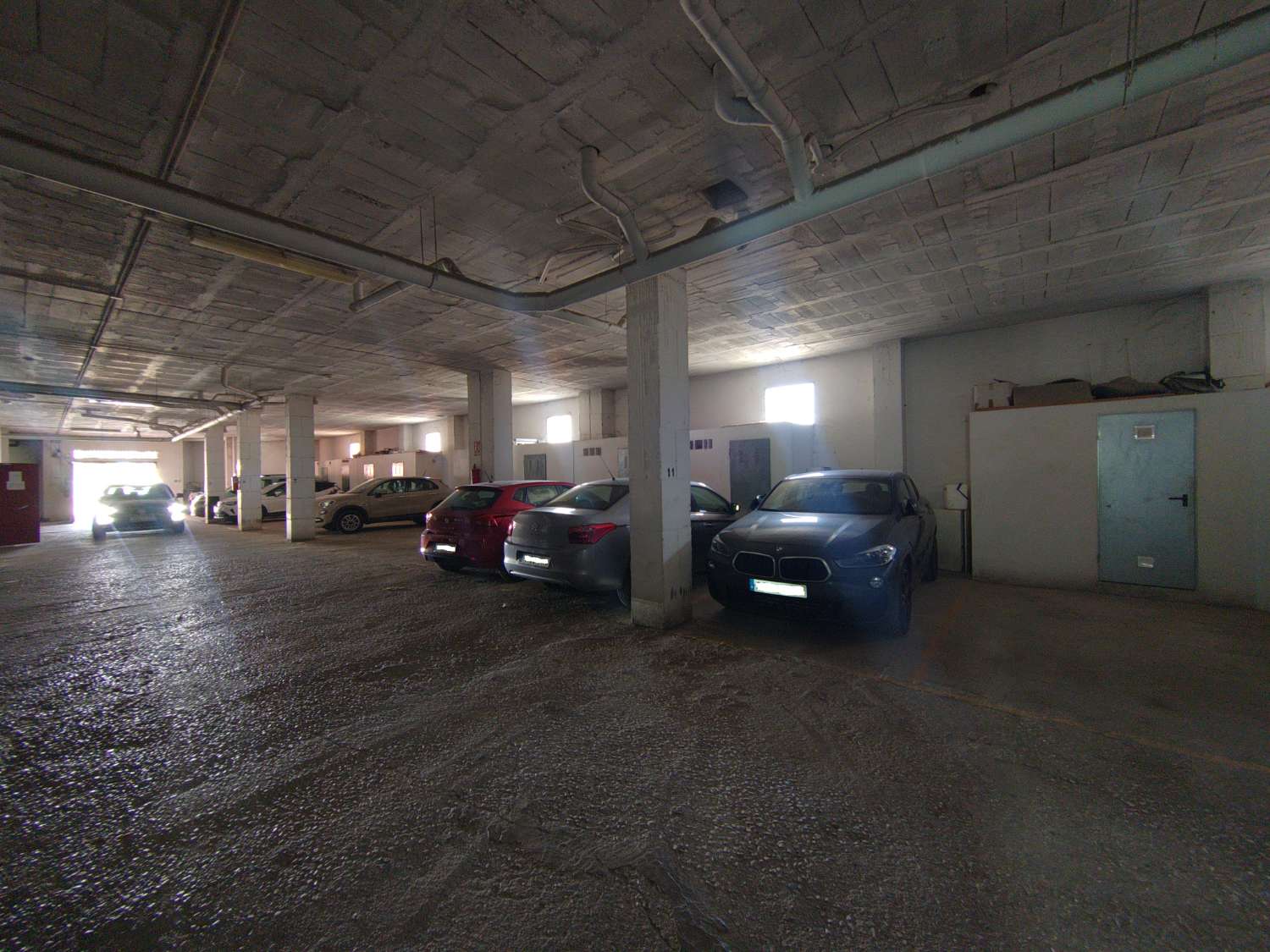 Logement spacieux rénové avec grand parking et possibilité de rangement