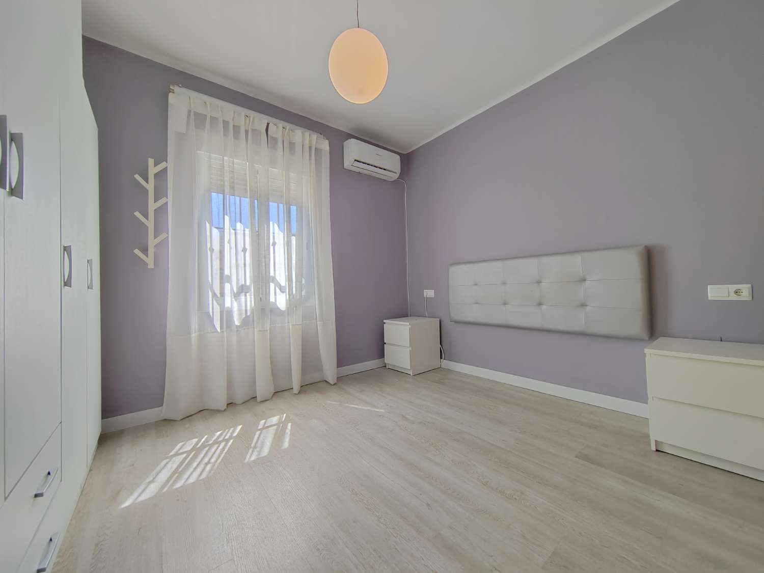 Flat te huur in Zona Hispanidad-Vivar Téllez (Vélez-Málaga)