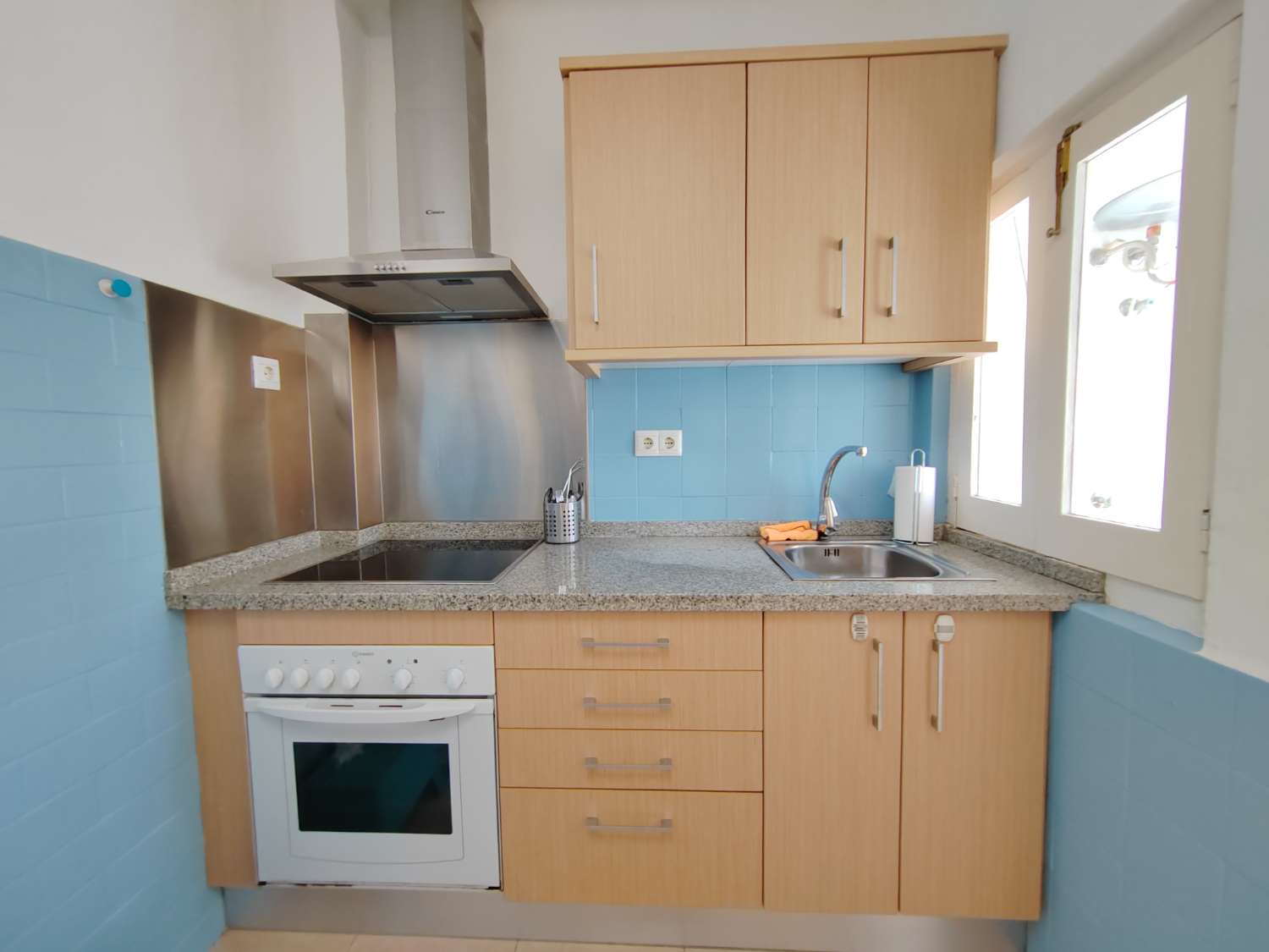 Flat te huur in Zona Hispanidad-Vivar Téllez (Vélez-Málaga)