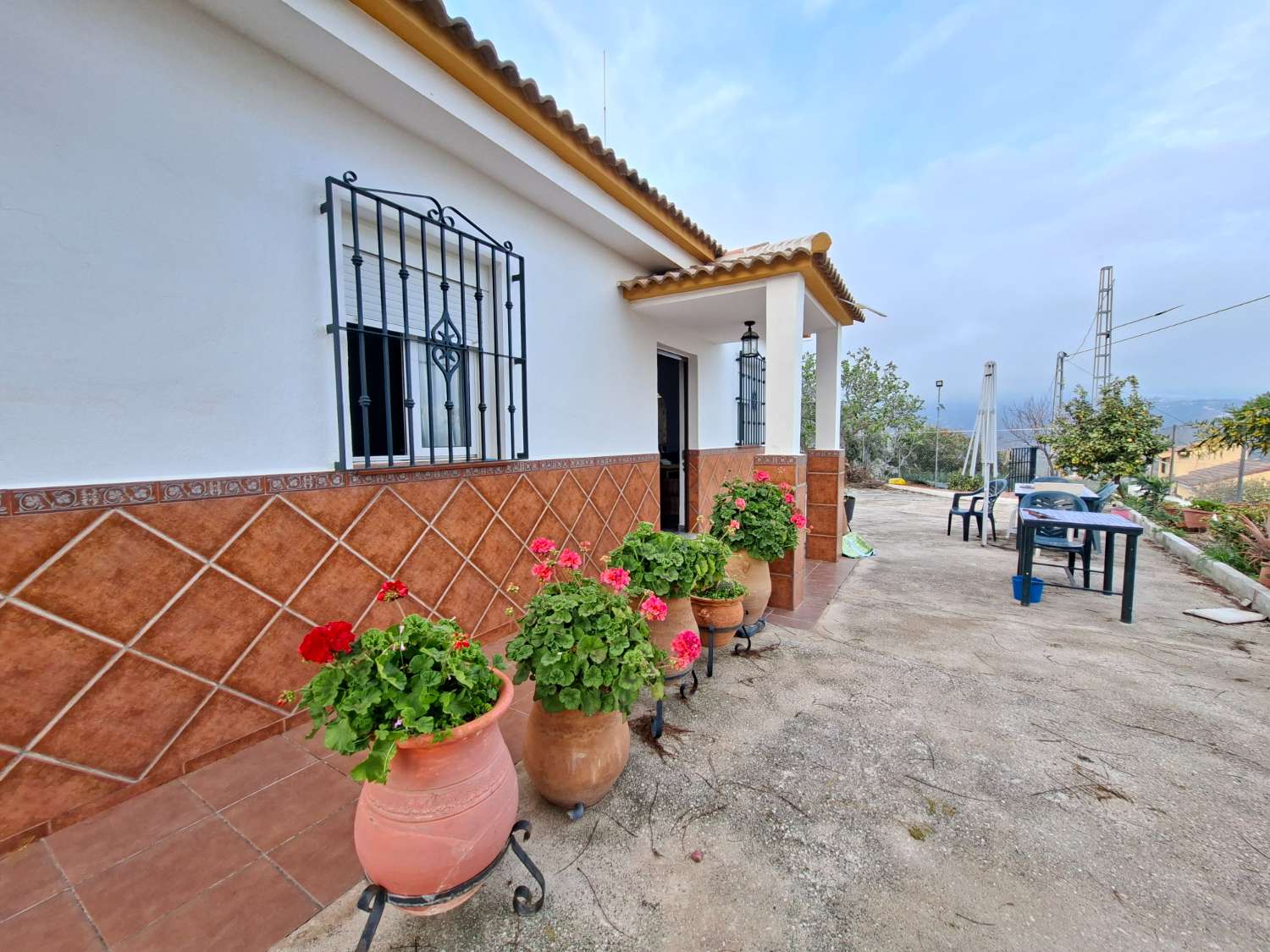 Casa 2 dormitorios con piscina  en  Viñuela